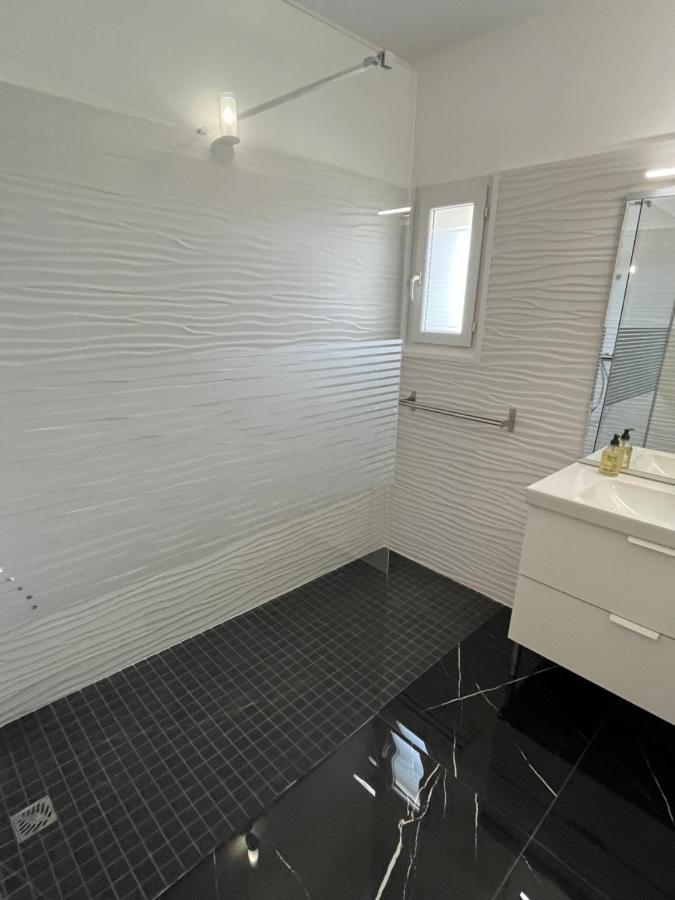 Bel Appartement 2 Chambres Au Coeur Du Village Eyragues Esterno foto