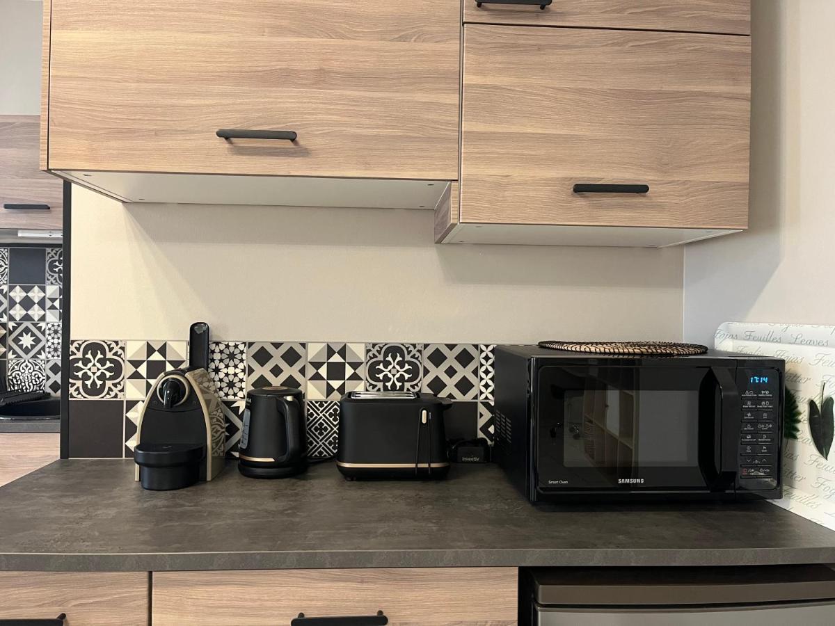 Bel Appartement 2 Chambres Au Coeur Du Village Eyragues Esterno foto