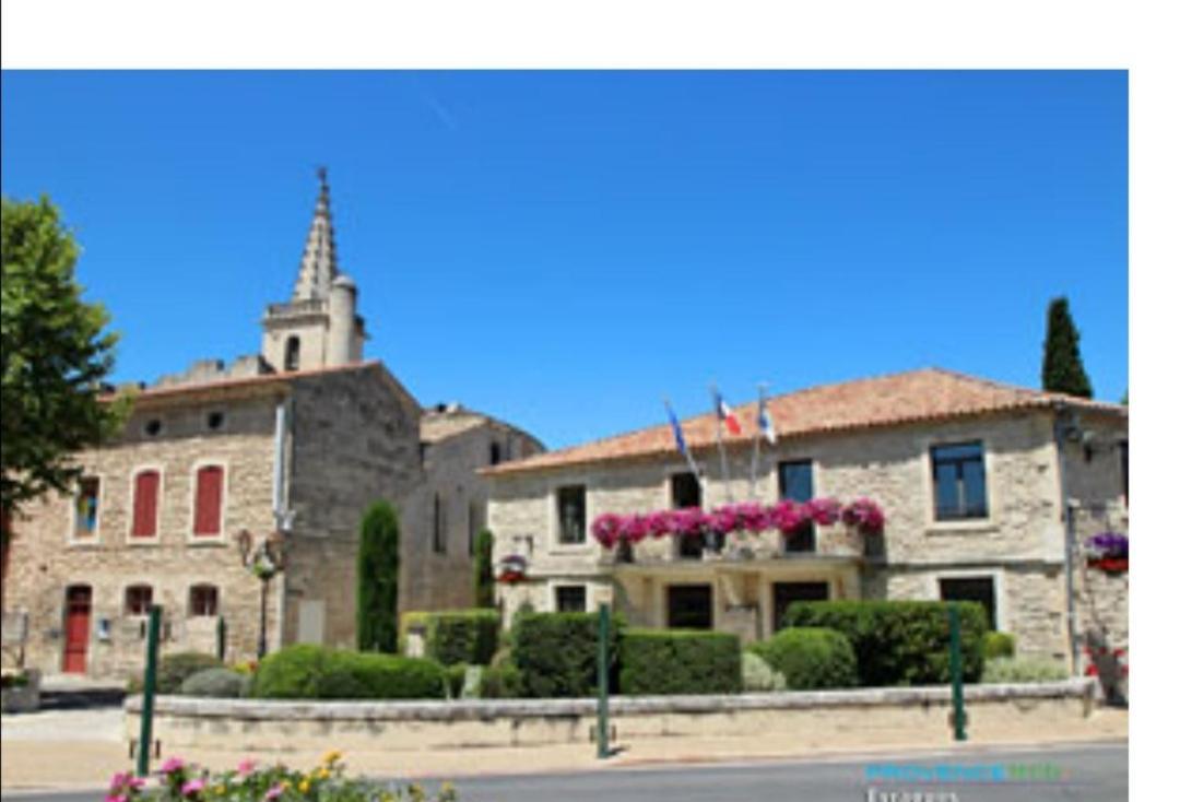 Bel Appartement 2 Chambres Au Coeur Du Village Eyragues Esterno foto