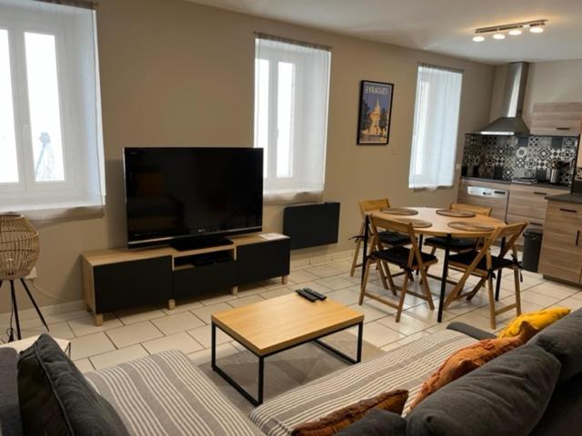 Bel Appartement 2 Chambres Au Coeur Du Village Eyragues Esterno foto